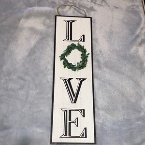 L💚VE wooden home decor sign